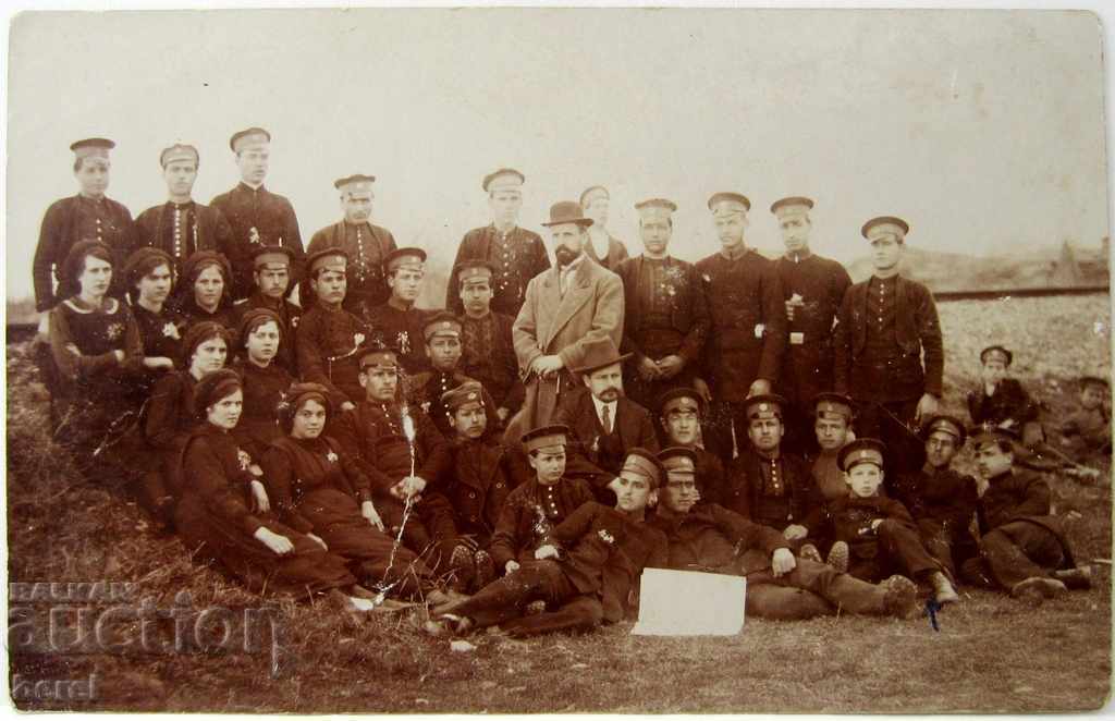 OLD PHOTOGRAPHY-PUPILS IN UNIFORMS-TEACHER-INTERESTING