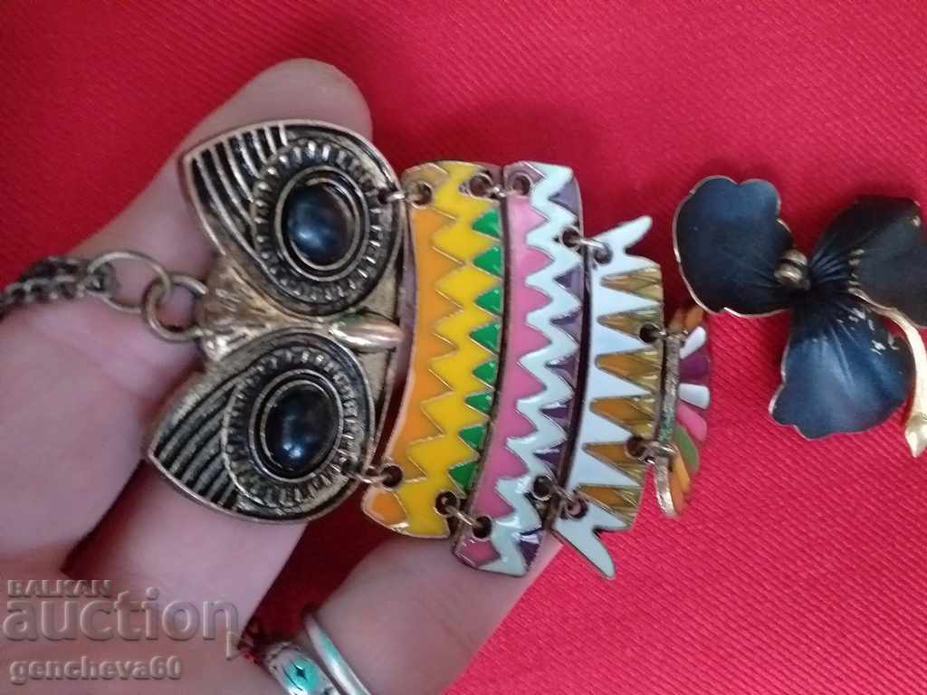 Κολιέ Κρεμαστό μπρούτζο και καρφίτσα με σμάλτο με τιμή € 15.00 | 29.34 BGN