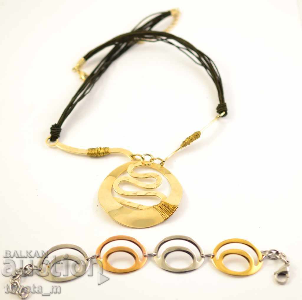 Set necklace and bracelet