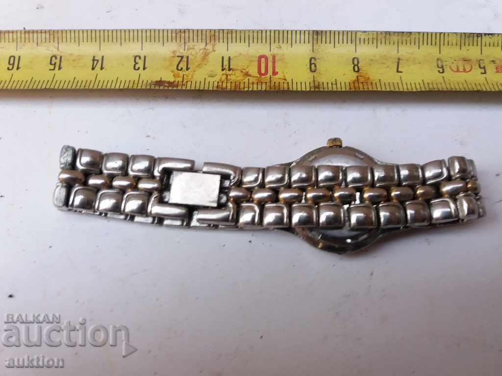 WOMEN'S CLOCK CLOCK - WITH METAL BELT - FOR REPAIR - 6 WOMEN'S CLOCK CLOCK - WITH METAL BELT - FOR REPAIR - 6