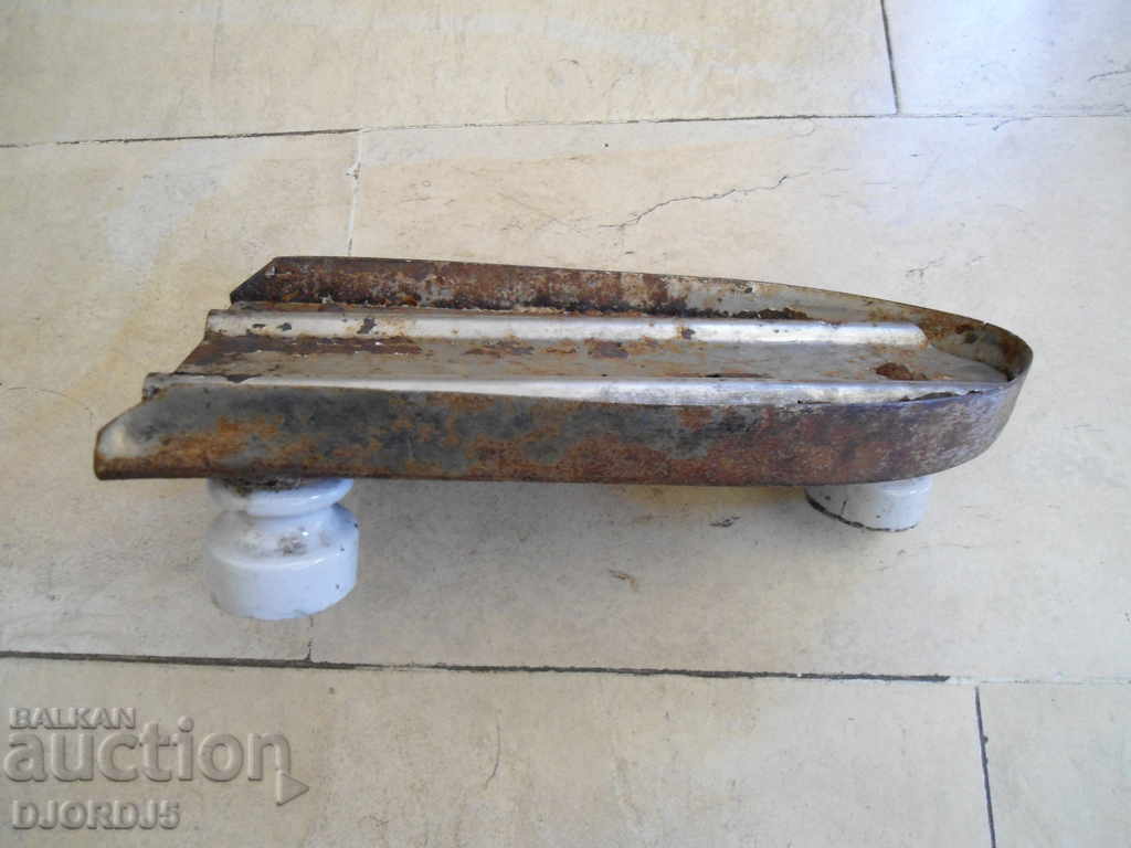 Auction Old iron stand Auction Old iron stand