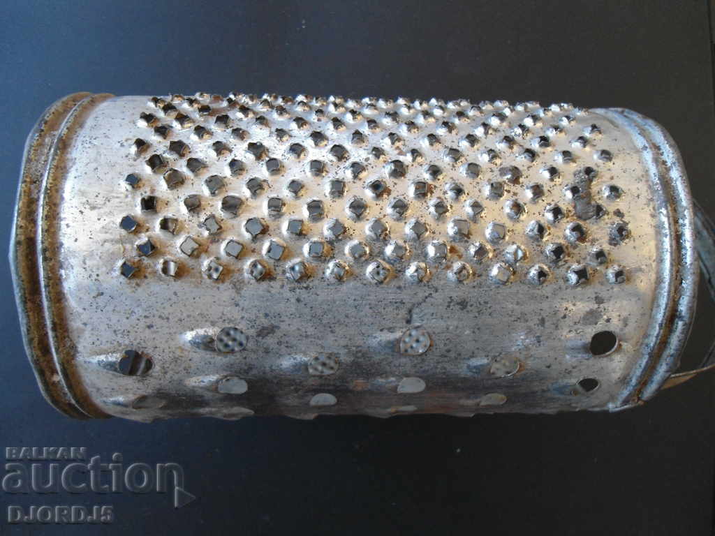 Δημοπρασία Παλιά μεταλλικό τρίφτη Δημοπρασία Παλιά μεταλλικό τρίφτη