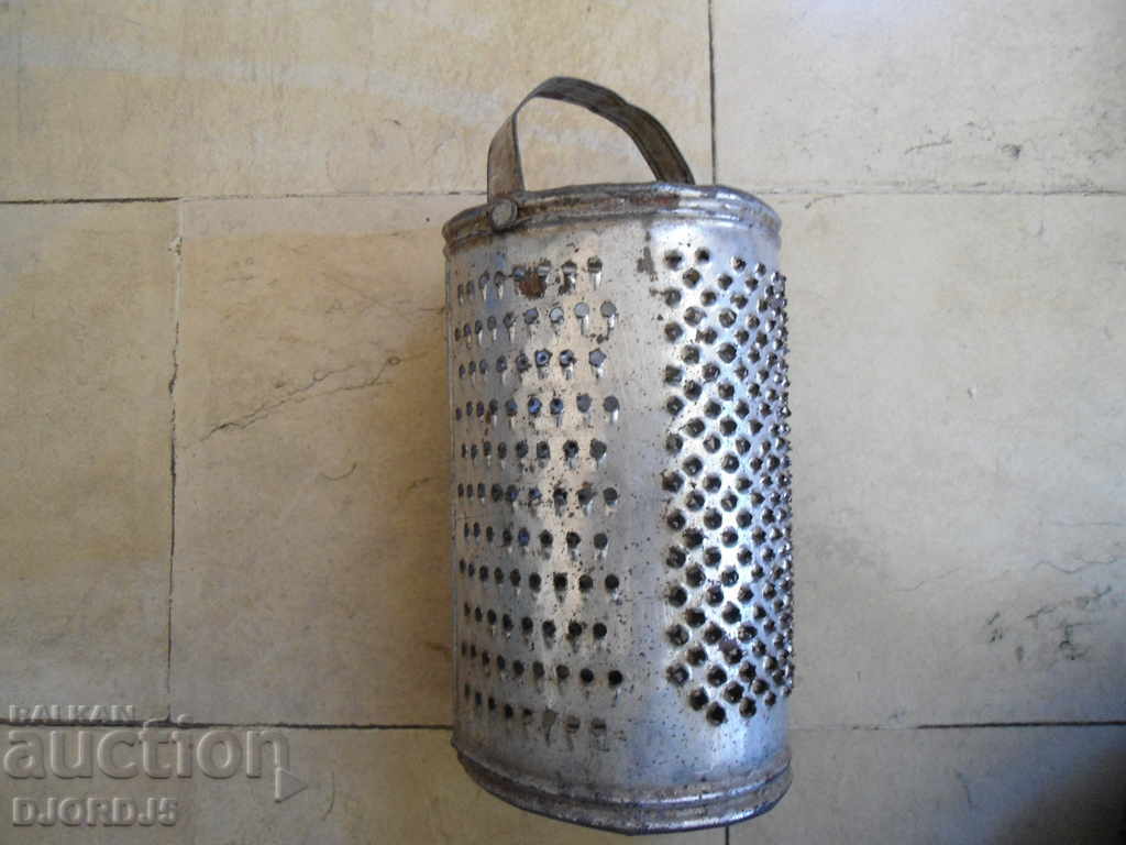 Παράδοση Παλιά μεταλλικό τρίφτη Παράδοση Παλιά μεταλλικό τρίφτη