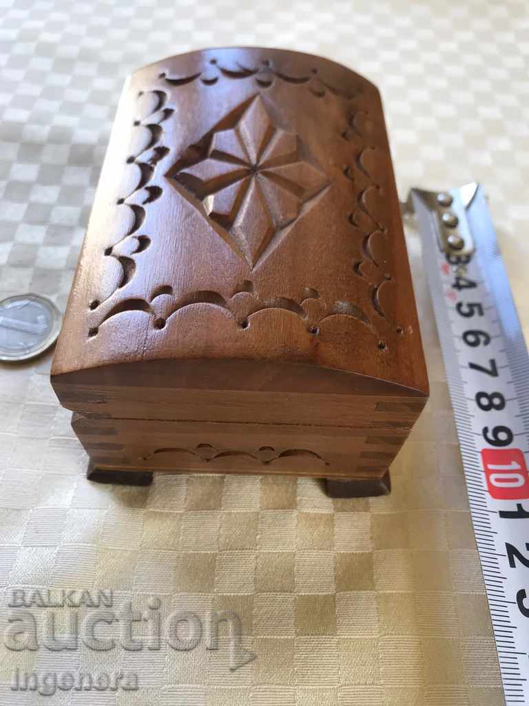 ΞΥΛΙΝΟ ΚΟΥΤΙ ΓΙΑ ΚΟΣΜΗΜΑΤΑ ΜΕ ΣΚΑΛΙΣΜΑ - 5
