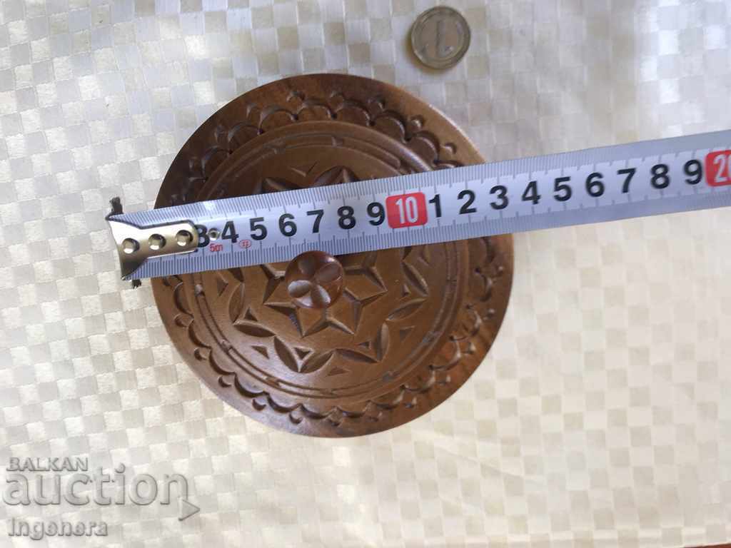 Auction  JEWELERY BOX CARVING