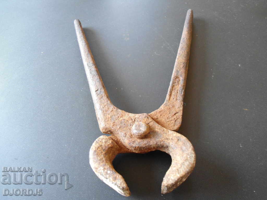 Auction Old pliers, marking Auction Old pliers, marking
