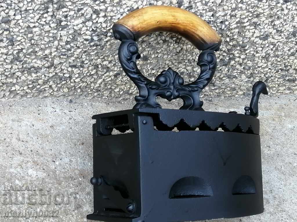 Δημοπρασία Παλιά σιδήρου στην πυρκαγιά Δημοπρασία Παλιά σιδήρου στην πυρκαγιά