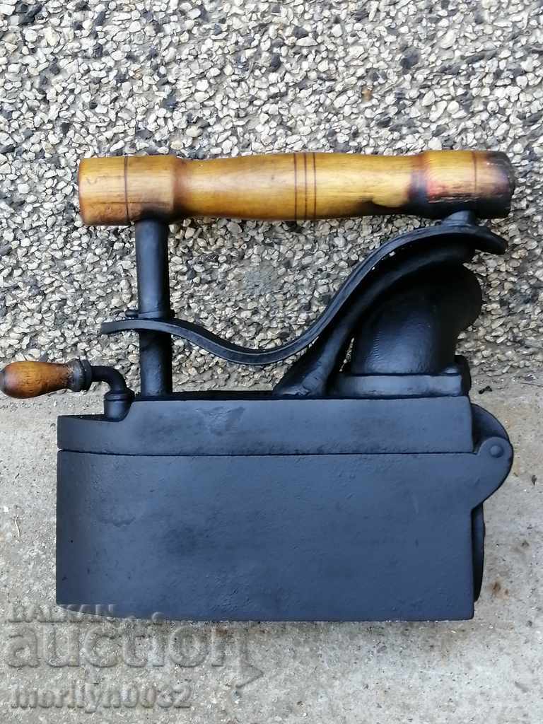 Old WW1 German professional heat iron with price 189.00 BGN | € 96.63 Old WW1 German professional heat iron with price 189.00 BGN | € 96.63
