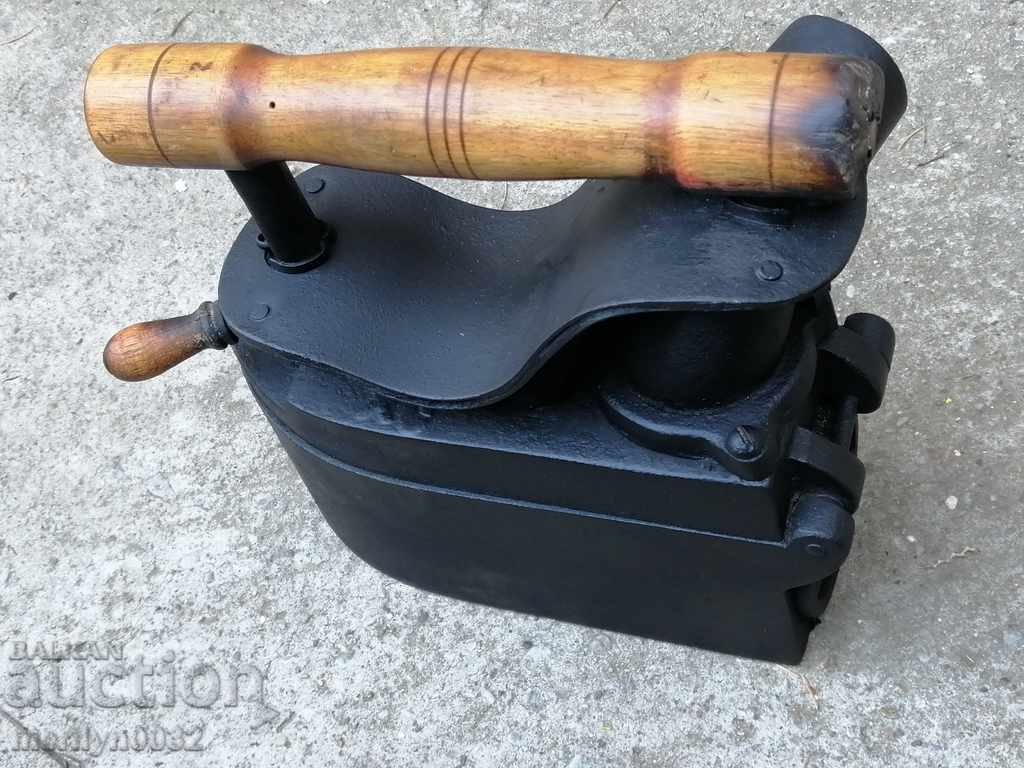 Auction Old WW1 German professional heat iron Auction Old WW1 German professional heat iron