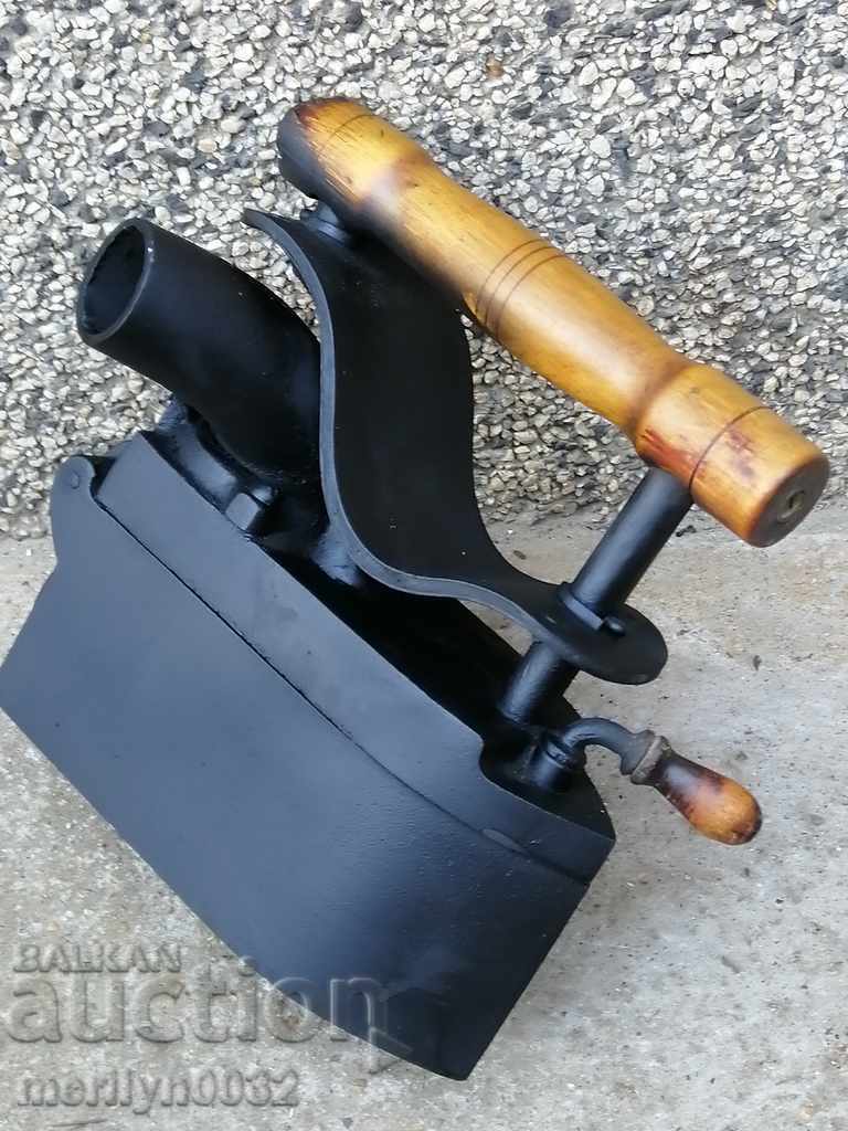 Delivery of Old WW1 German professional heat iron Delivery of Old WW1 German professional heat iron