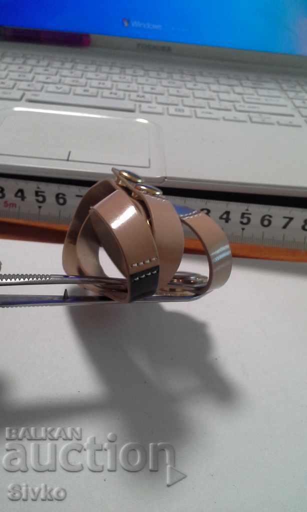 Women's watch 2 with price 2.99 BGN | € 1.53 Women's watch 2 with price 2.99 BGN | € 1.53