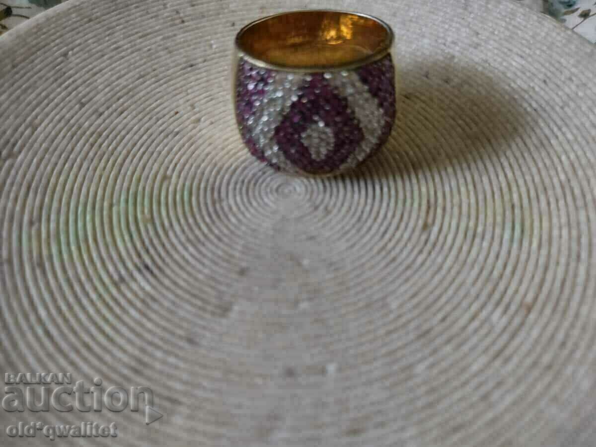 Δημοπρασία Σχεδιαστής ασημένιο δαχτυλίδι, ρουμπίνι και τοπάζι, επιχρυσωμένο, σήμα κατατεθέν Δημοπρασία Σχεδιαστής ασημένιο δαχτυλίδι, ρουμπίνι και τοπάζι, επιχρυσωμένο, σήμα κατατεθέν