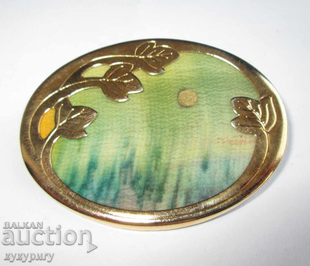 Old Art gilded lady's brooch with silk painted with price 20.00 BGN | € 10.23 Old Art gilded lady's brooch with silk painted with price 20.00 BGN | € 10.23