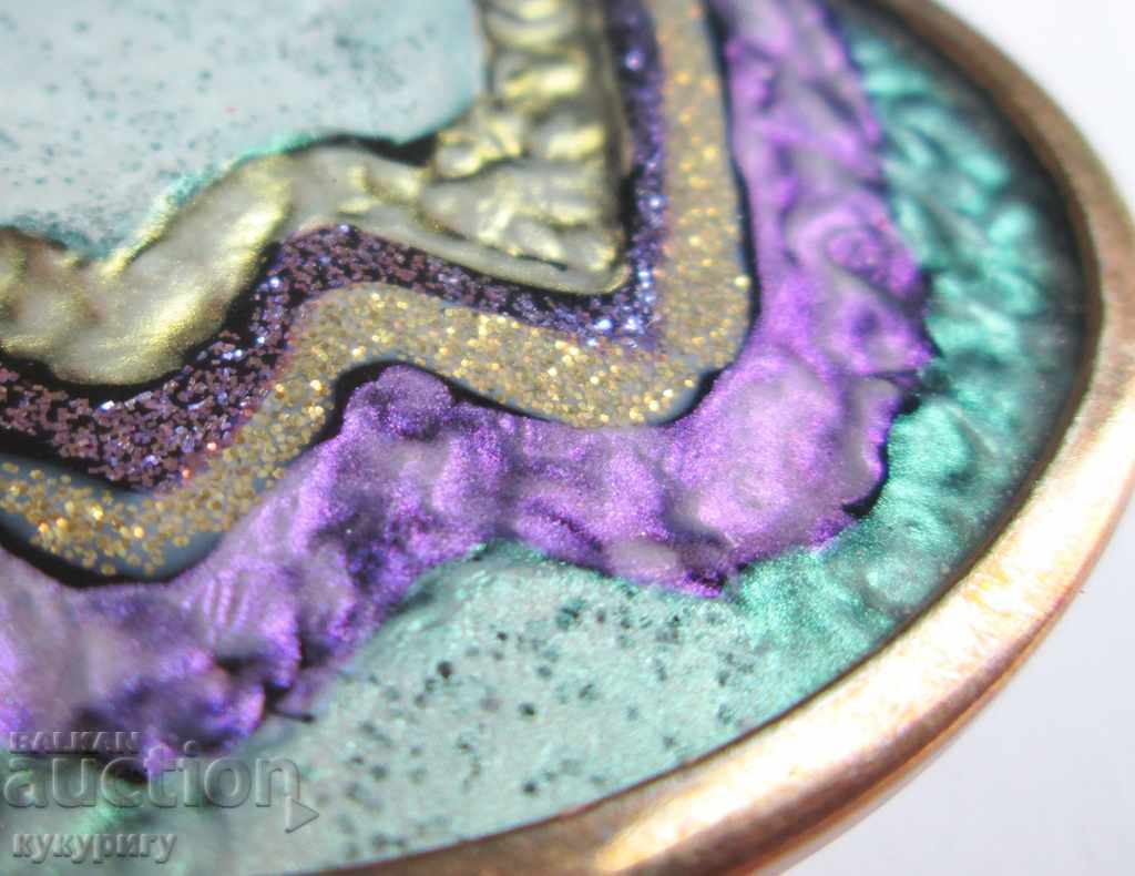 Аукцион Стара Арт дамска брошка с рисувано стъкло Аукцион Стара Арт дамска брошка с рисувано стъкло