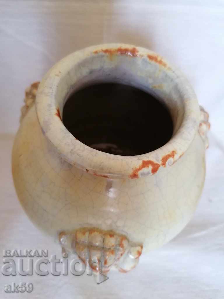 Delivery of Vase with doves - ceramic. Delivery of Vase with doves - ceramic.