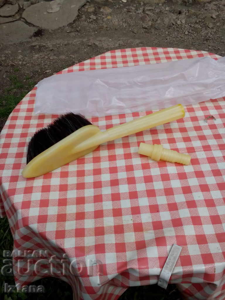 Delivery of Old car wash brush Delivery of Old car wash brush