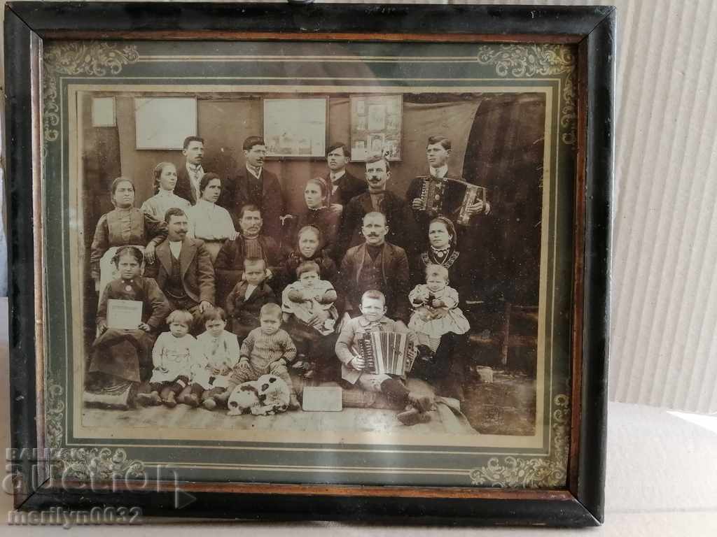 Old Photo Photo Portrait Family Family with price 58.00 BGN | € 29.65