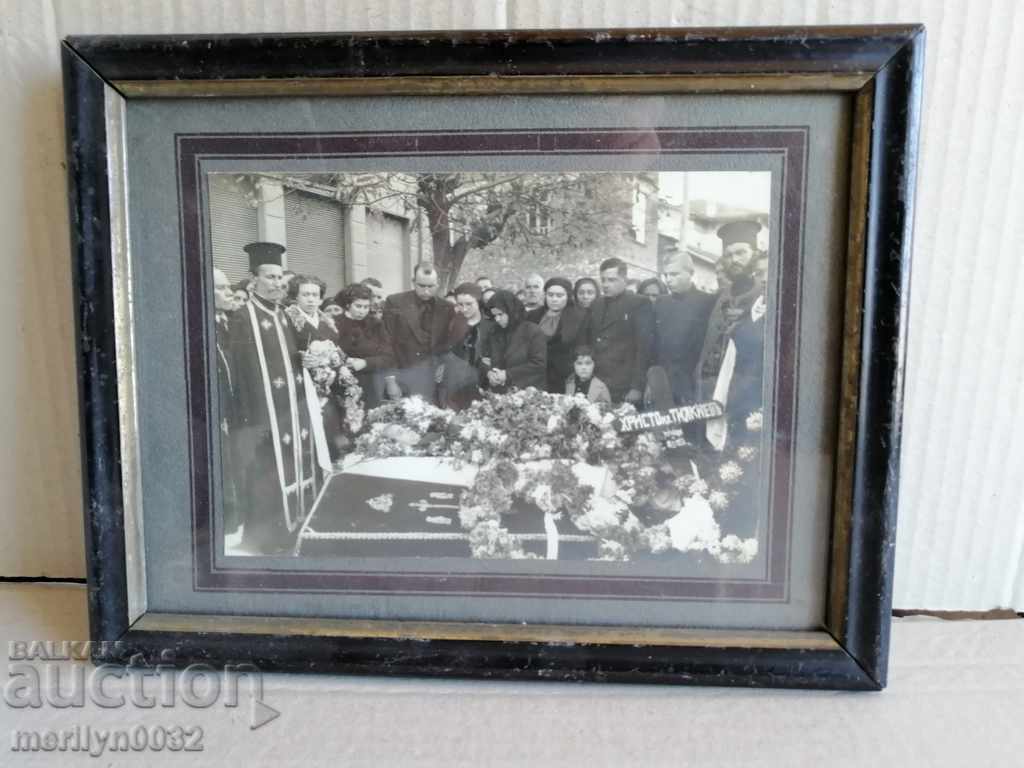 Auction Photo funeral priest photography portrait Auction Photo funeral priest photography portrait