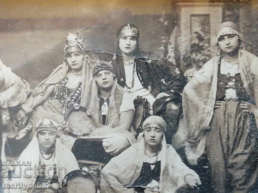 Portrait of grandmother's ceilings picture picture frame of dancer with price 55.00 BGN | € 28.12 Portrait of grandmother's ceilings picture picture frame of dancer with price 55.00 BGN | € 28.12