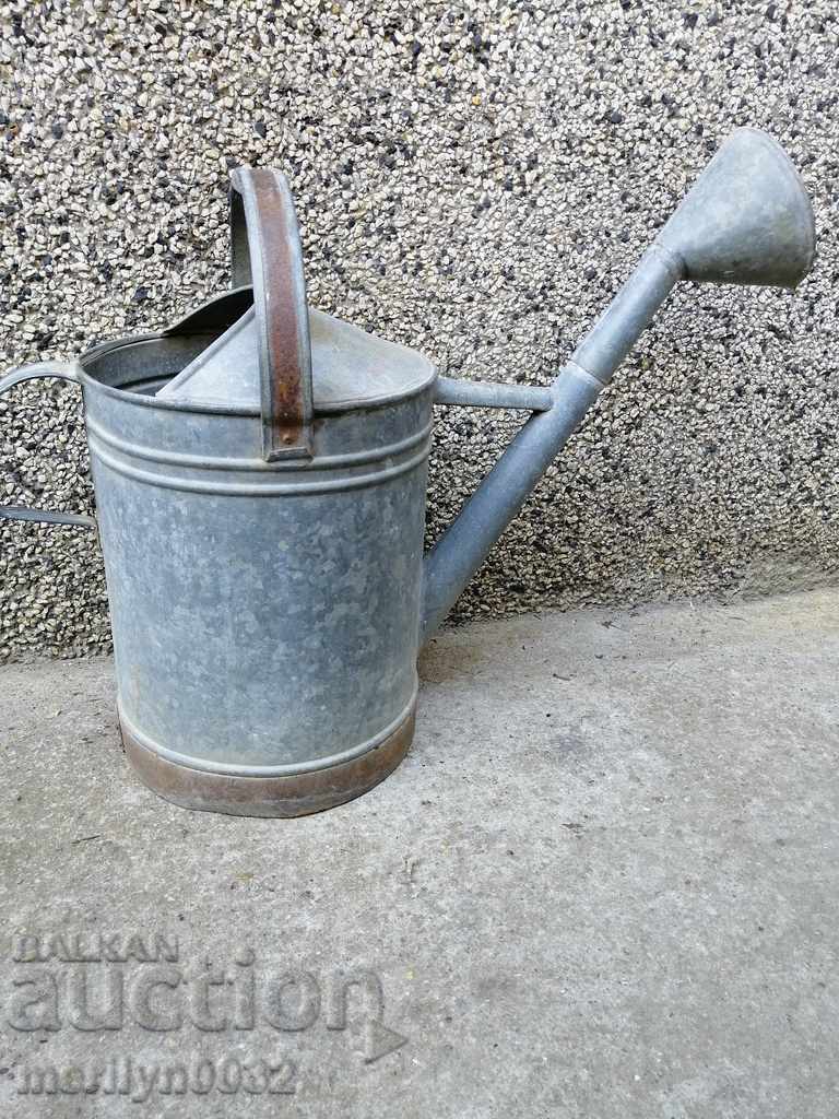 Auction Old metal can, galvanized tube, bucket, pot Auction Old metal can, galvanized tube, bucket, pot