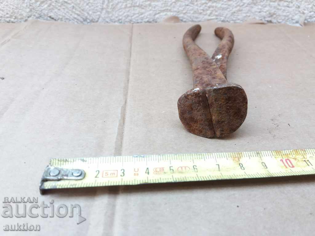 Auction STAR KOVAN KERPEDEN, MASSIVE WROUGHT IRON. Auction STAR KOVAN KERPEDEN, MASSIVE WROUGHT IRON.