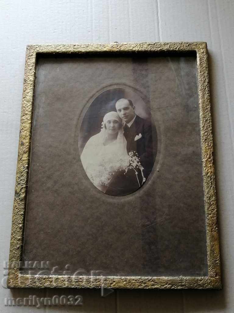 Portrait from ceiling photo photography spouses Turnovo Nankov with price 58.00 BGN | € 29.65 Portrait from ceiling photo photography spouses Turnovo Nankov with price 58.00 BGN | € 29.65