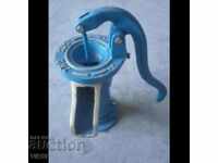 Hand pump for water-wanderer