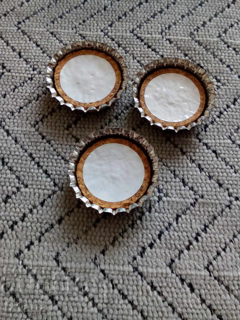 Old bottle caps with price 4.00 BGN | € 2.05 Old bottle caps with price 4.00 BGN | € 2.05