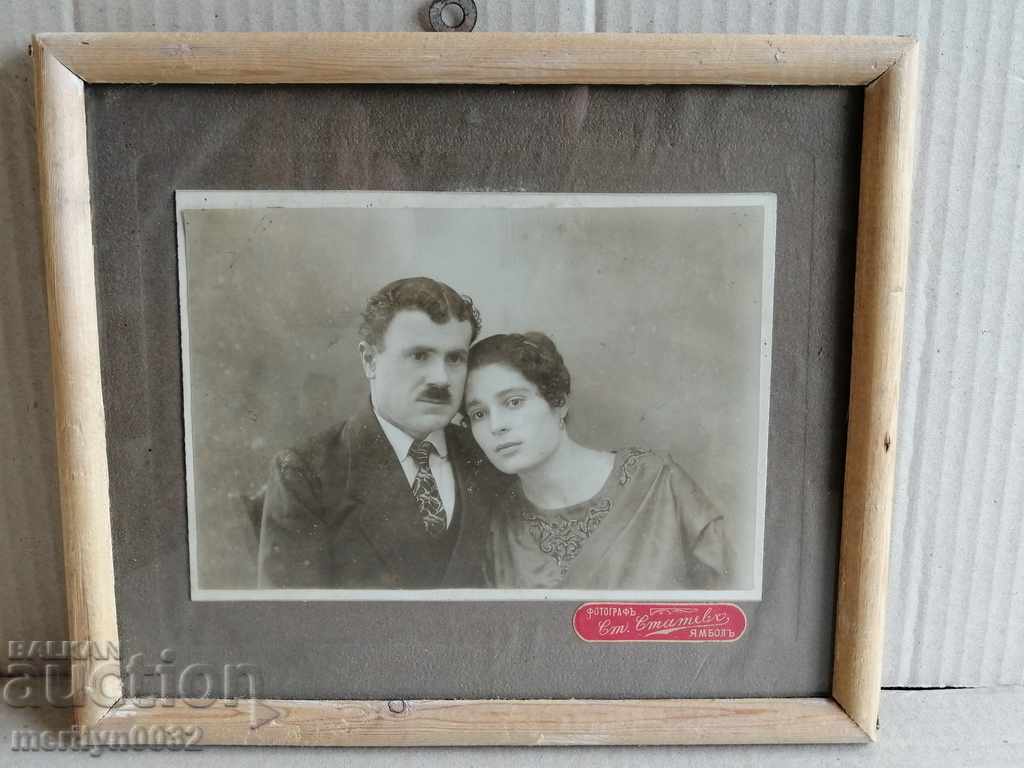 Ceiling portrait photo photography husbands Yambol with price 58.00 BGN | € 29.65 Ceiling portrait photo photography husbands Yambol with price 58.00 BGN | € 29.65