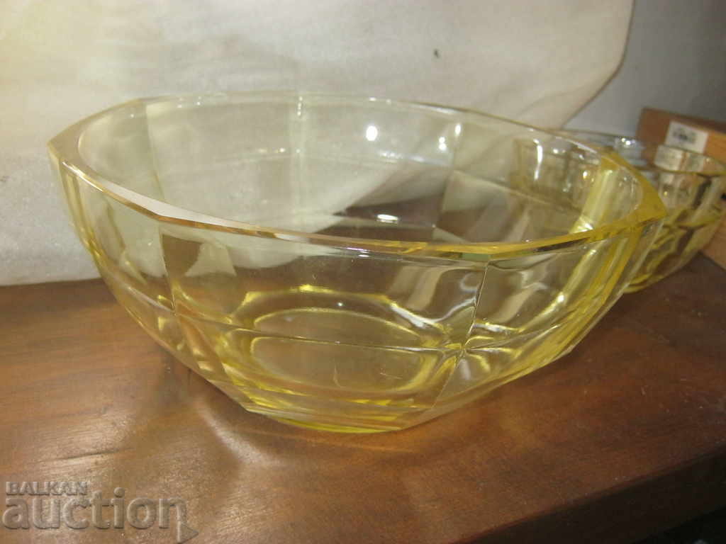 Socialism. Yellow Glass. Lot #2 - 7 Socialism. Yellow Glass. Lot #2 - 7