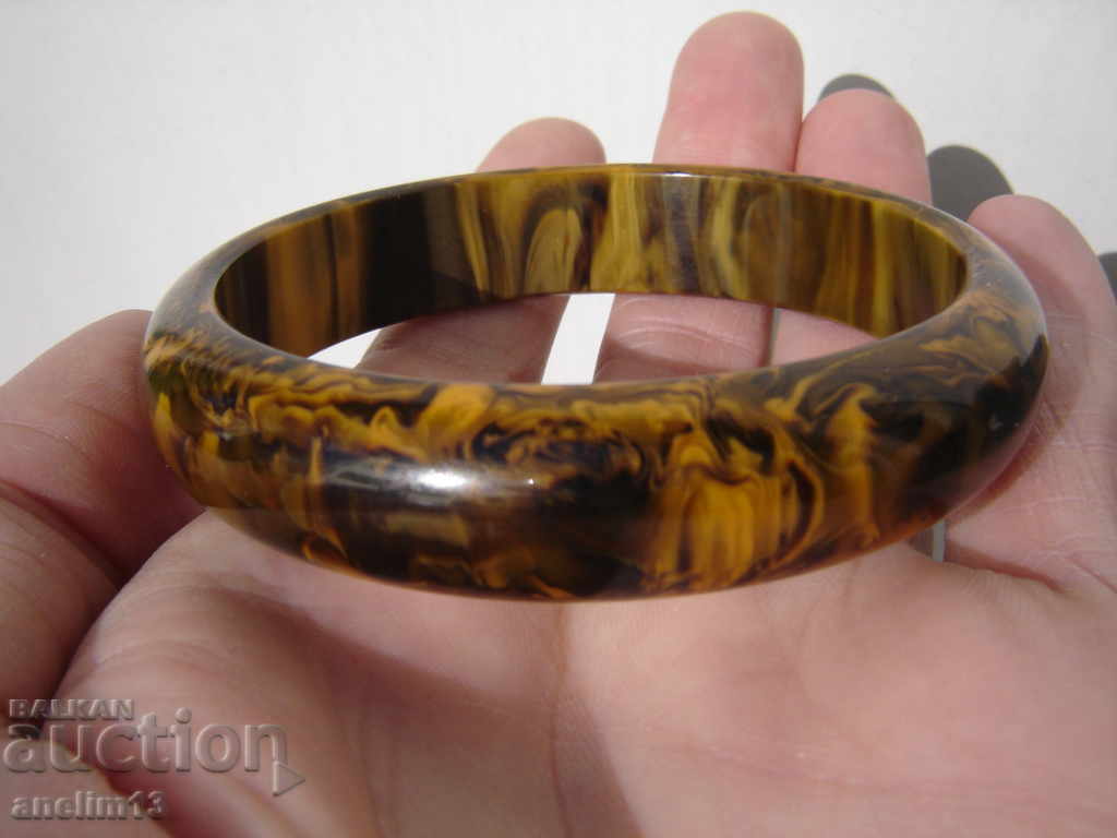 ГРИВНА КЕХЛИБАР БАКЕЛИТ с цена € 89.00 | 174.07 лв. ГРИВНА КЕХЛИБАР БАКЕЛИТ с цена € 89.00 | 174.07 лв.