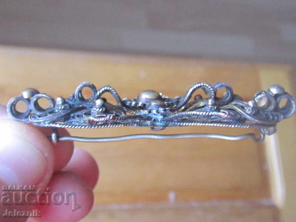 Delivery of A rare silver gilt Renaissance brooch 19th century.