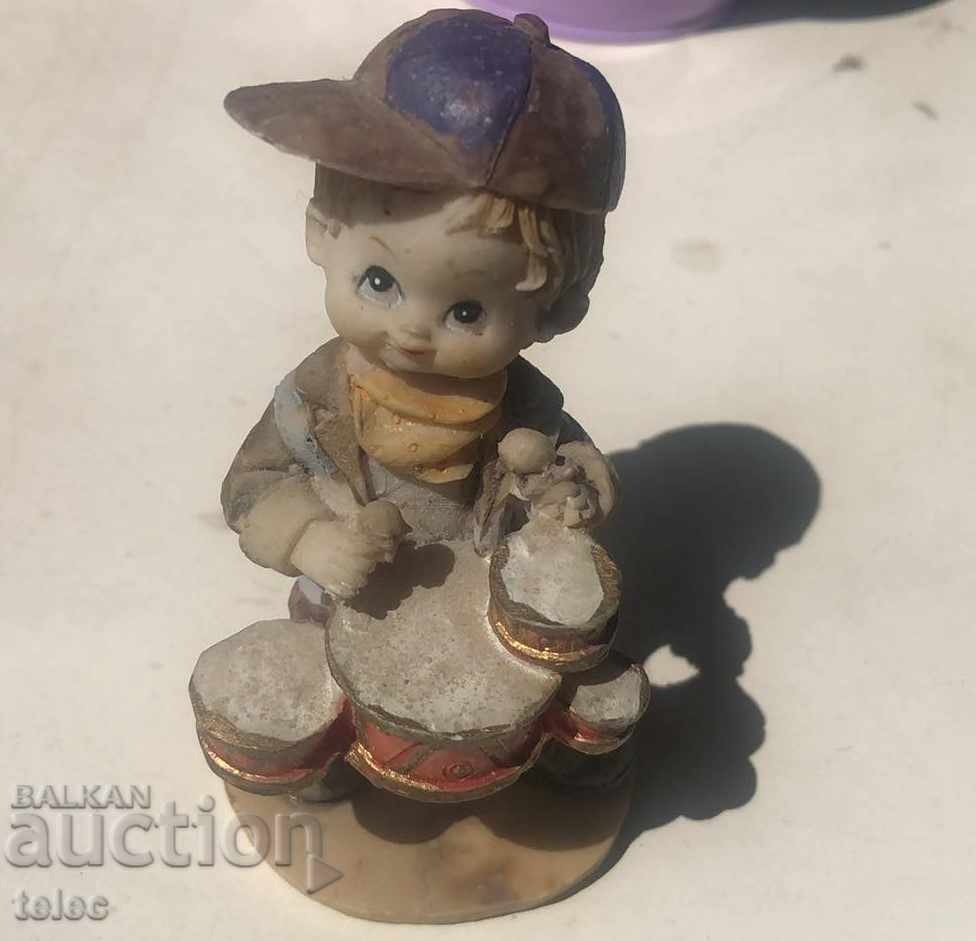 Auction 4 small figures Auction 4 small figures