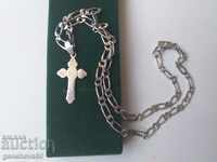 Cruce veche de argint cu lanț