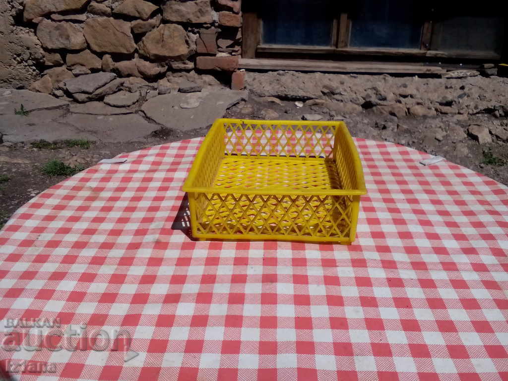 Delivery of Old plastic basket Delivery of Old plastic basket