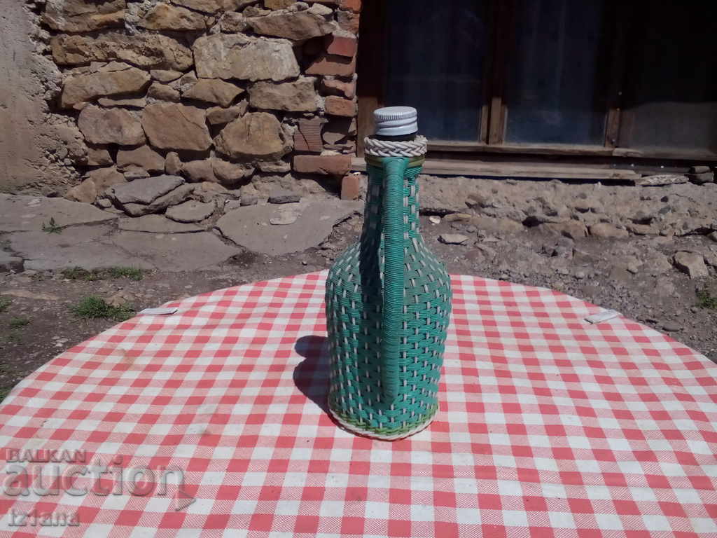 Livrarea Damigeană veche împletită, sticlă Livrarea Damigeană veche împletită, sticlă