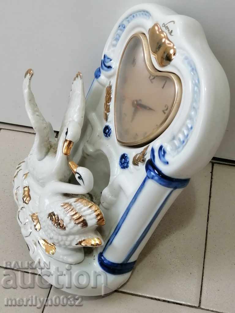 Auction Table clock, alarm clock with figures of porcelain figure Auction Table clock, alarm clock with figures of porcelain figure