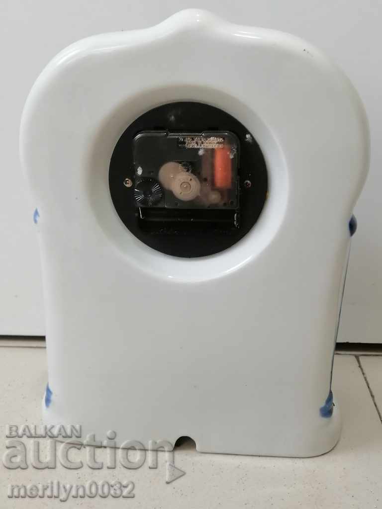 Delivery of Table clock, alarm clock with figures of porcelain figure Delivery of Table clock, alarm clock with figures of porcelain figure