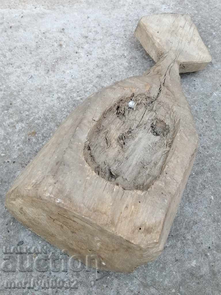 Delivery of An old wooden object made of wood Delivery of An old wooden object made of wood