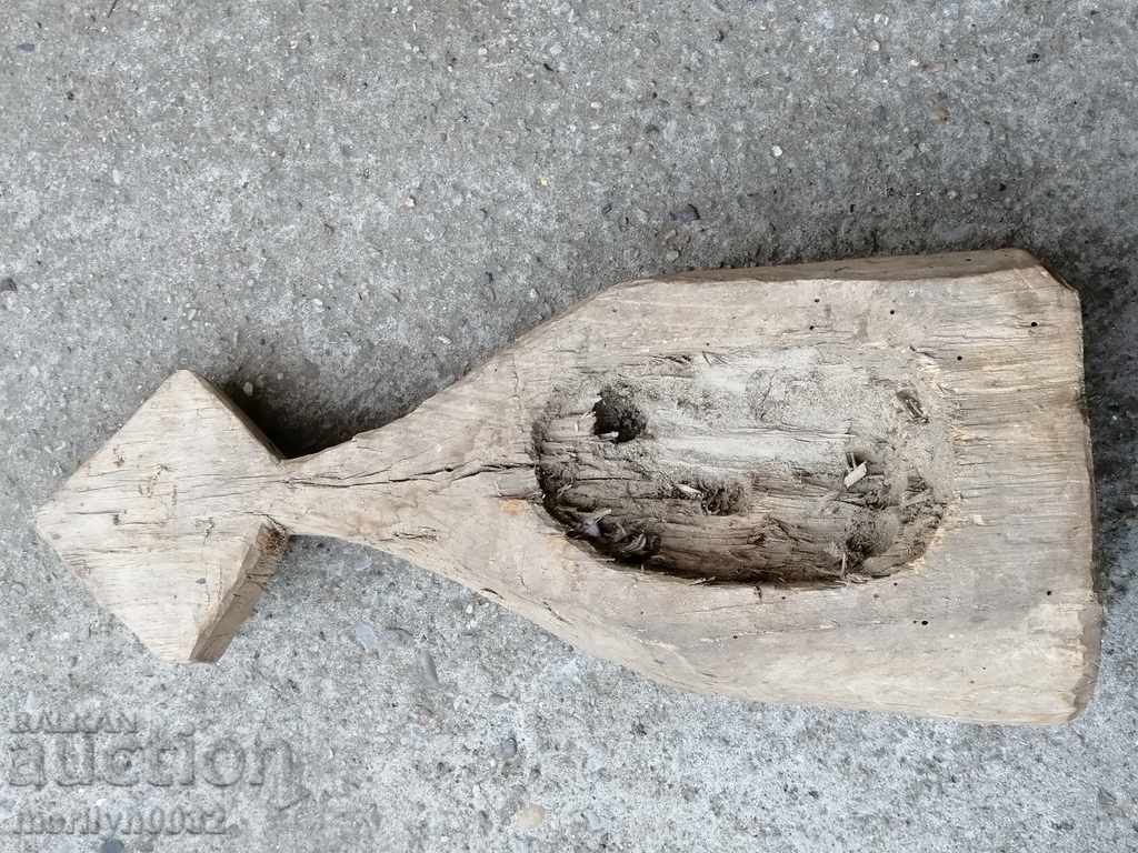 An old wooden object made of wood - 6 An old wooden object made of wood - 6