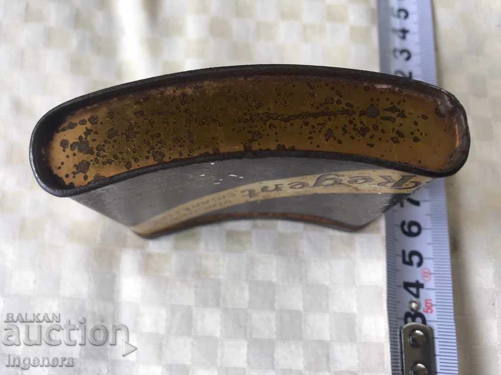 Delivery of A BOX OF CIGARES METAL TABAKER OLD Delivery of A BOX OF CIGARES METAL TABAKER OLD