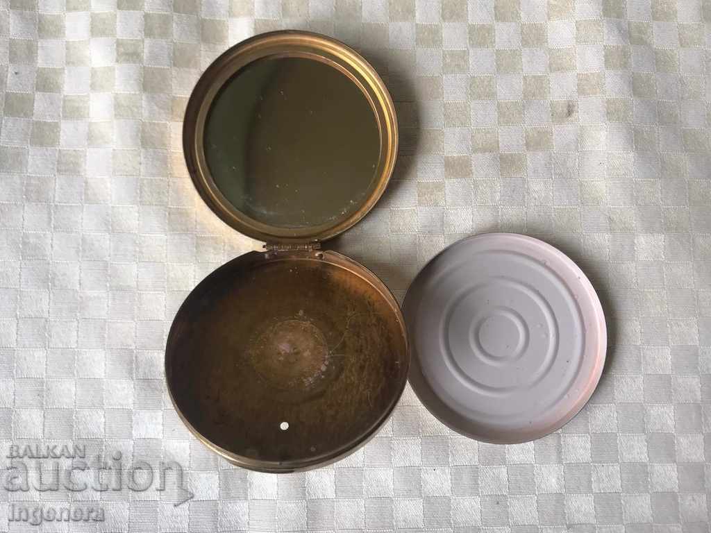 BOX MIRROR METAL PUDRIER COLLECTION with price 9.00 BGN | € 4.60 BOX MIRROR METAL PUDRIER COLLECTION with price 9.00 BGN | € 4.60