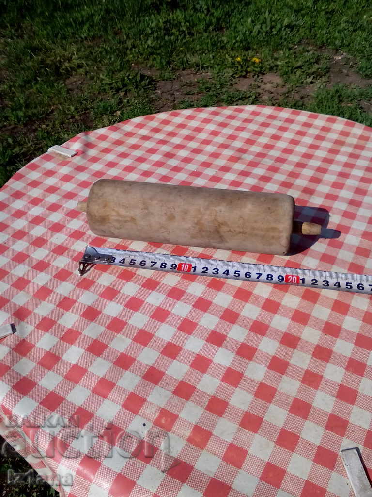 Auction An old wooden roller Auction An old wooden roller