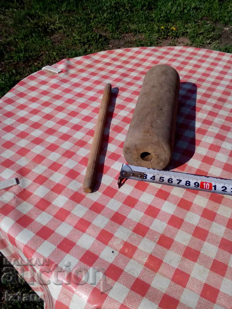 An old wooden roller - 5 An old wooden roller - 5