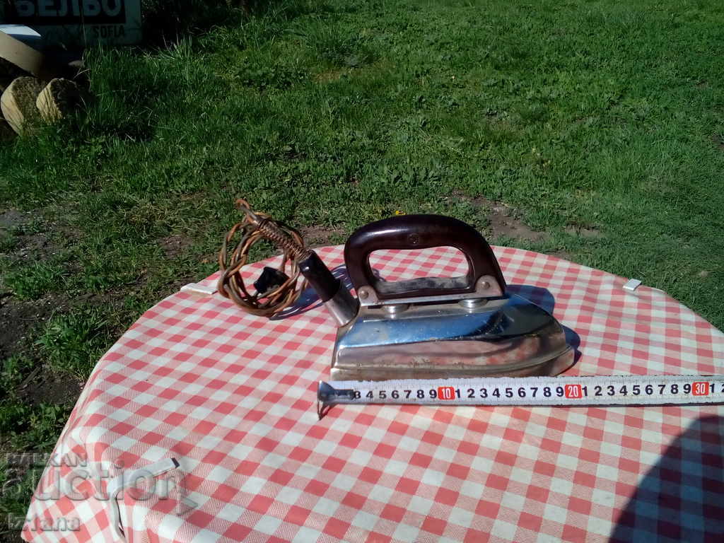 Auction Old electric iron Auction Old electric iron