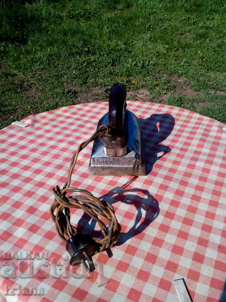 Delivery of Old electric iron Delivery of Old electric iron