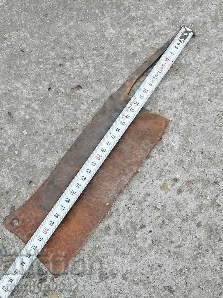 Auction An old sautar hatchet with a saber toop Auction An old sautar hatchet with a saber toop