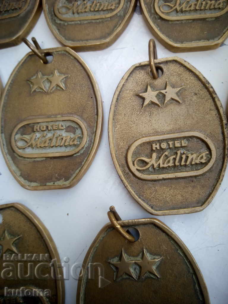 Old bronze key chains from hotel 18 pieces - 5