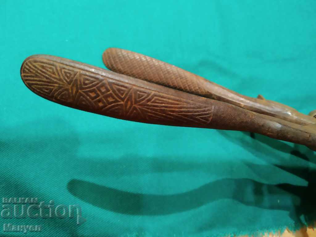 Delivery of I am selling an old jewelry tool.RRRR Delivery of I am selling an old jewelry tool.RRRR