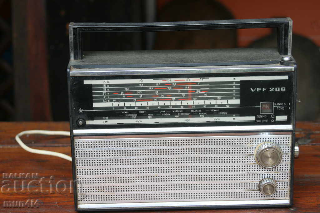 70s VEF radio